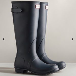 Size US 6 Hunter Women’s Tall Adjustable Rain Boots in Black